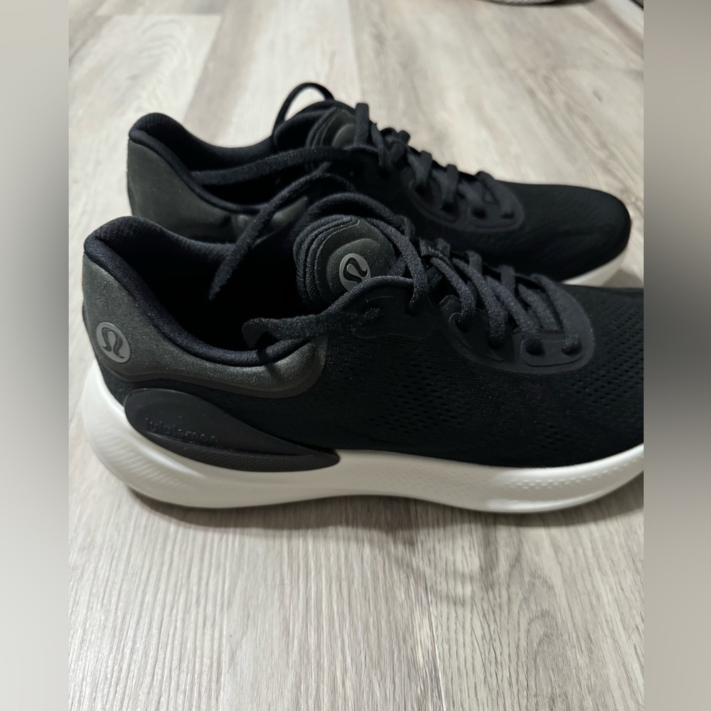 Lululemon Beyondfeel Running shoes